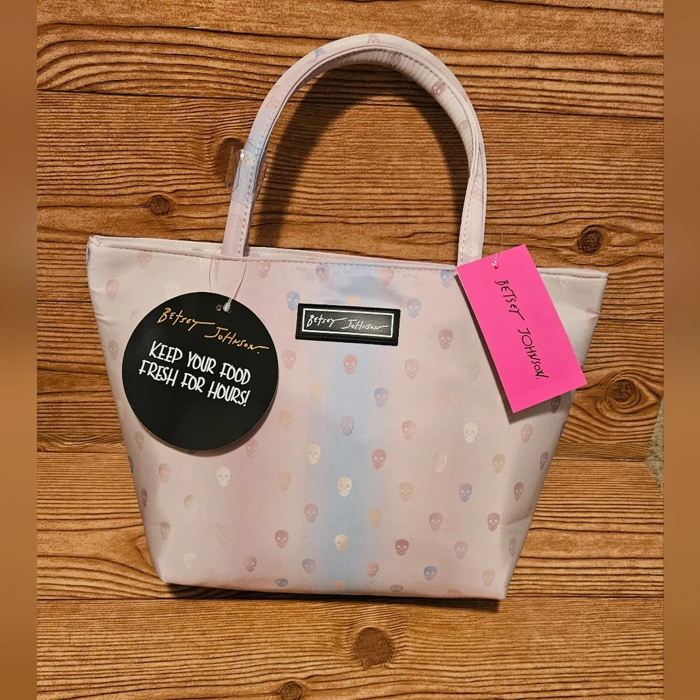 Betsey Johnson Skull insulated lunch tote - Picture 2 of 6